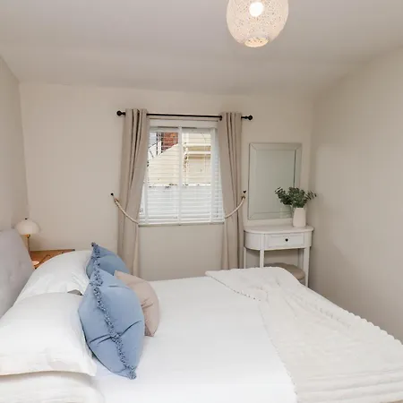 One Abbey Court Apartment